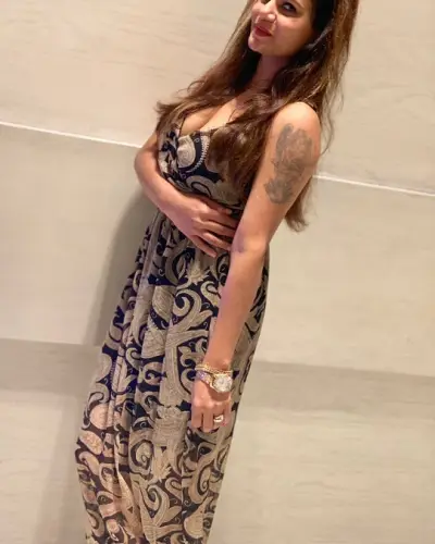 Manvi Escort